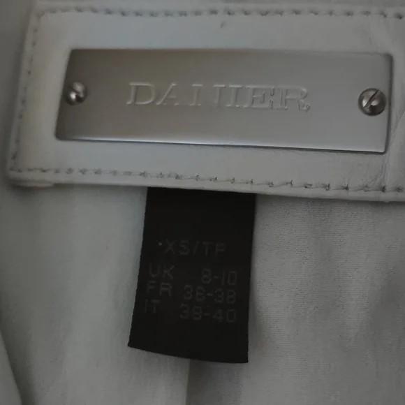 Danier leather jacket - Picture 2 of 2